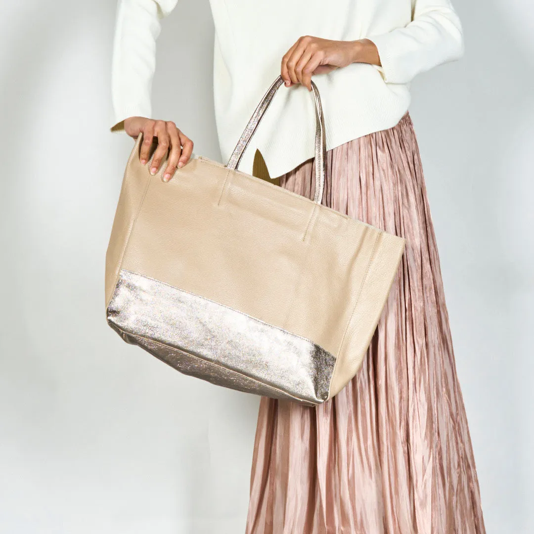 Elegant tote bag with sturdy handles wholesale