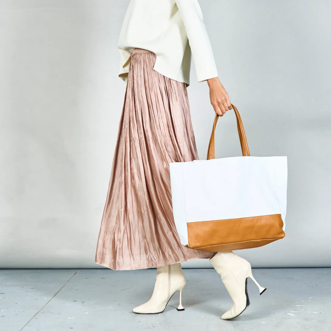 Elegant tote bag with sturdy handles wholesale