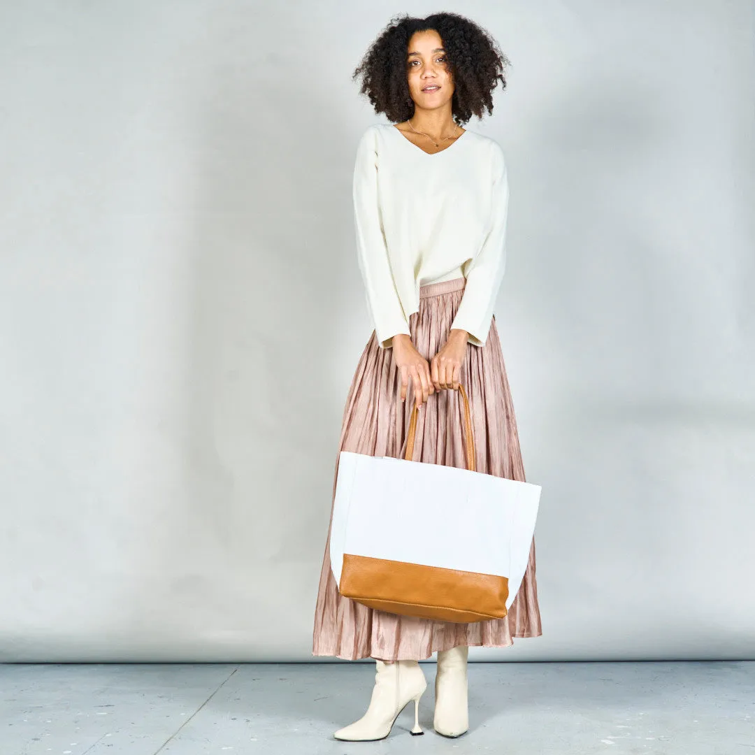 Elegant tote bag with sturdy handles wholesale