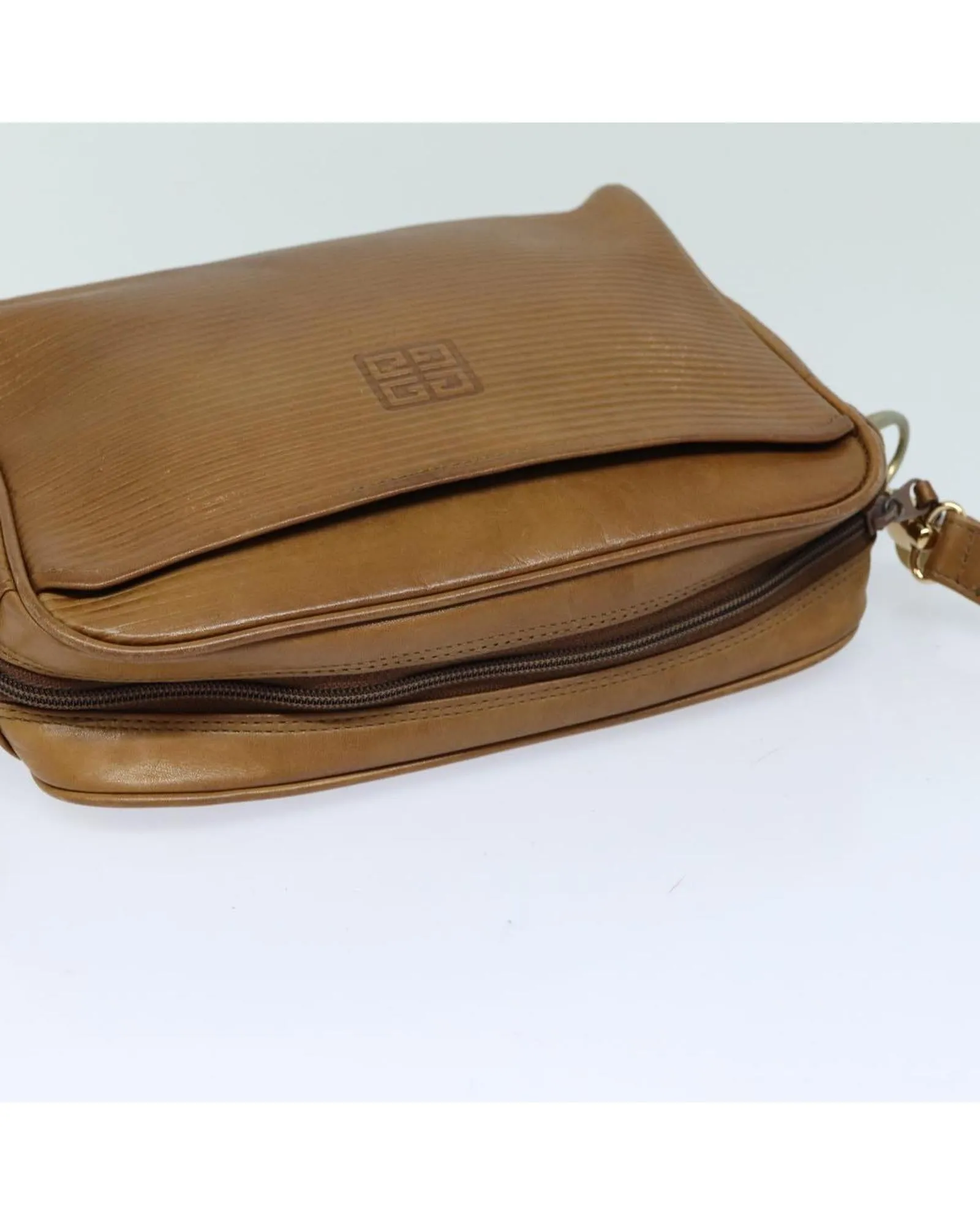 Leather Shoulder Bag with Handle and Classic Design