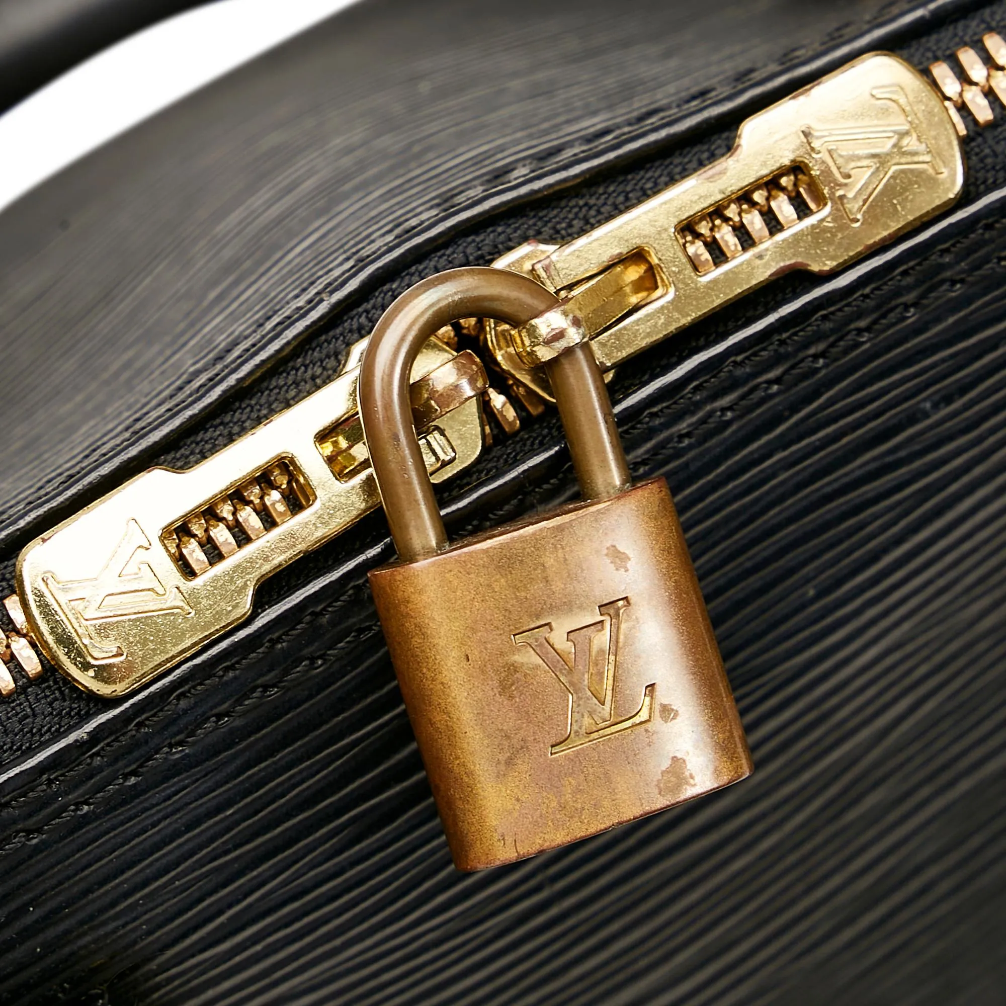 Louis Vuitton Epi Alma MM (SHG-37252)