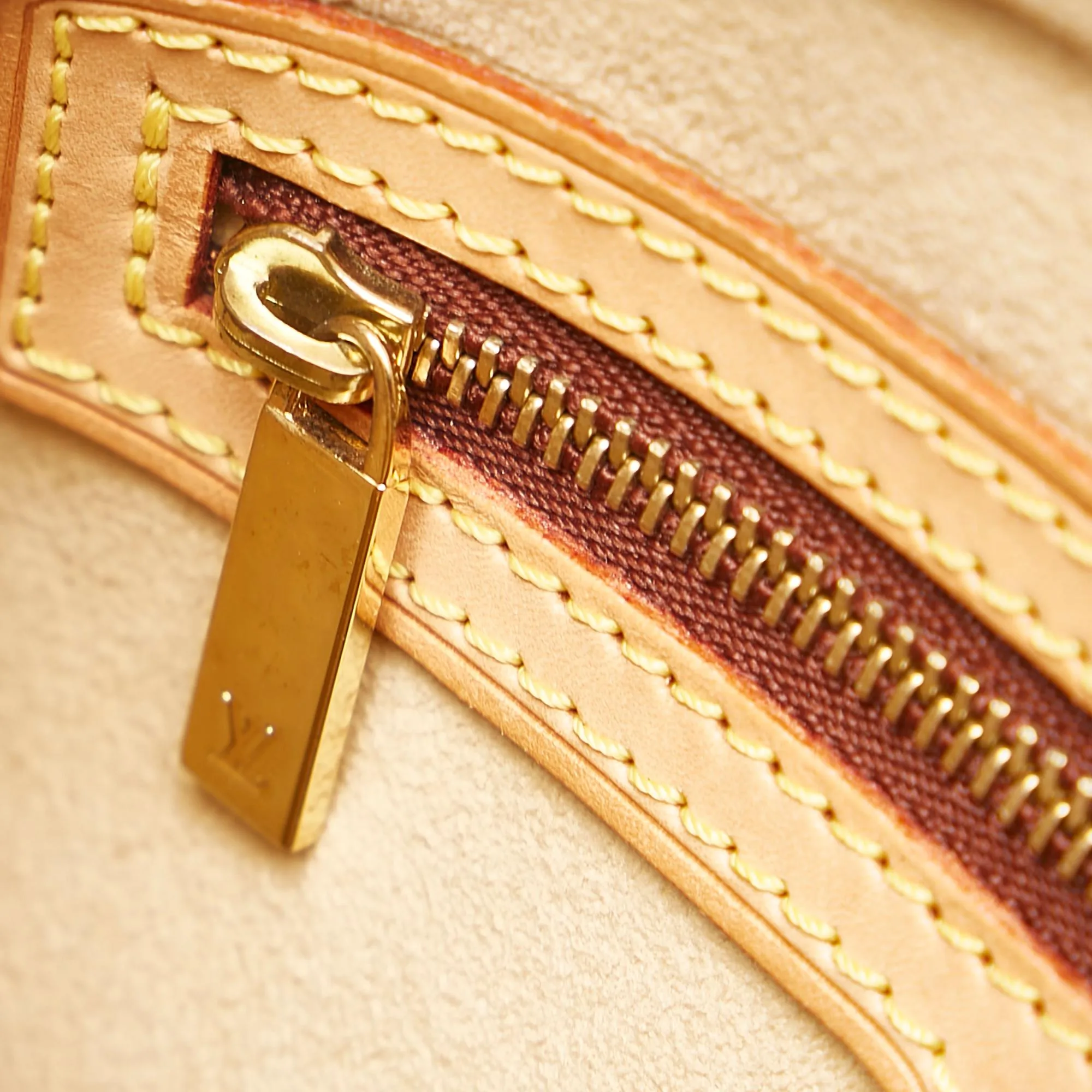 Louis Vuitton Monogram Looping MM (SHG-35622)