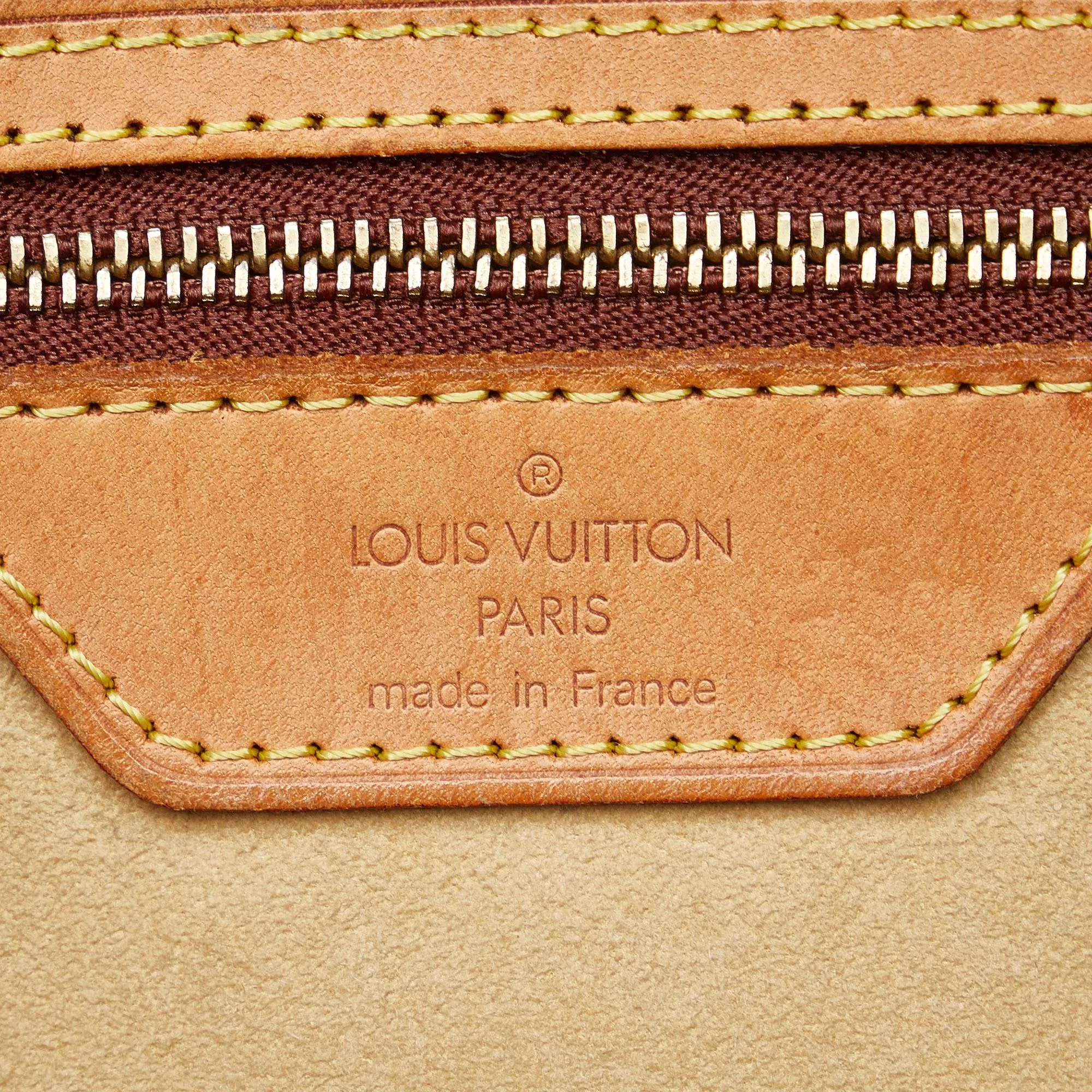 Louis Vuitton Monogram Luco (SHG-gAV1hK)