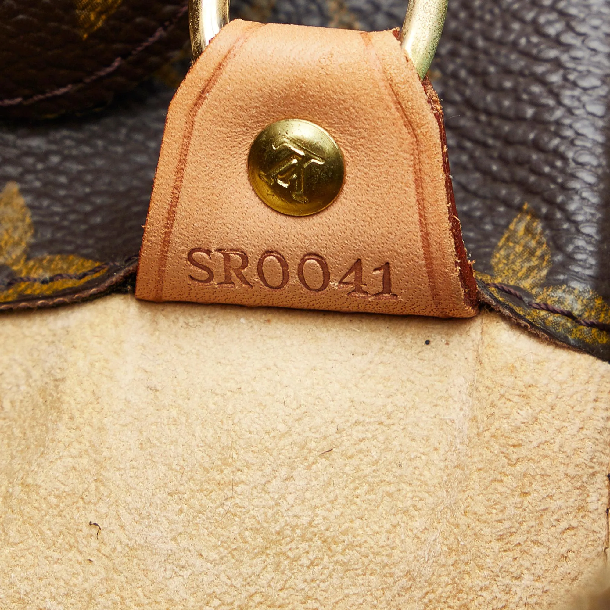 Louis Vuitton Monogram Luco (SHG-gAV1hK)