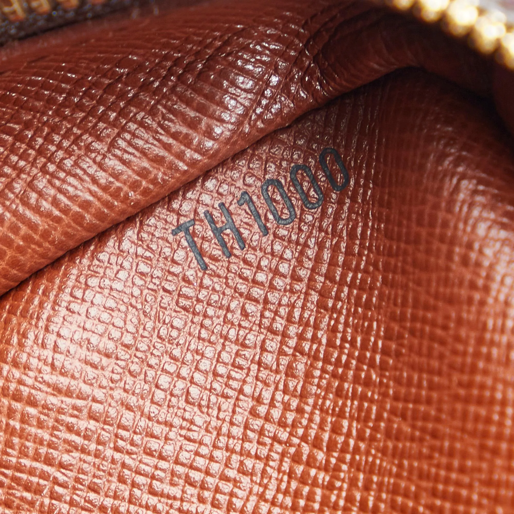 Louis Vuitton Monogram Porte Documents Voyage (SHG-6INcpX)