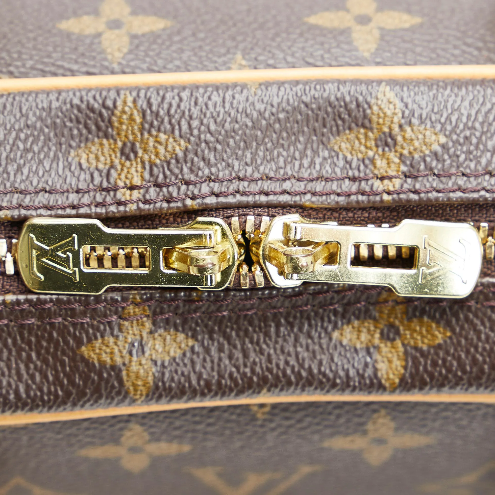 Louis Vuitton Monogram Porte Documents Voyage (SHG-6INcpX)