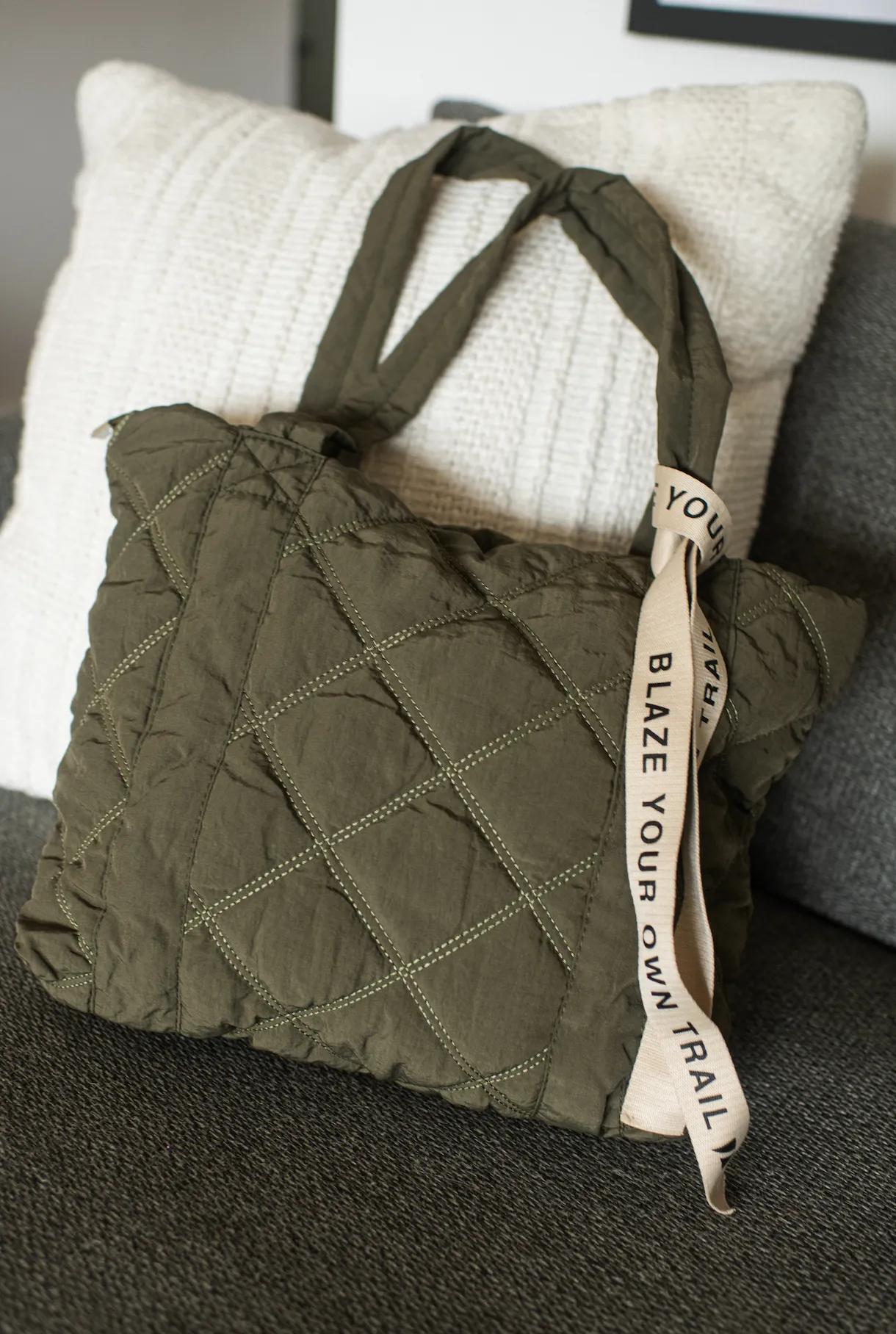 QUILTED SHOULDER BAG