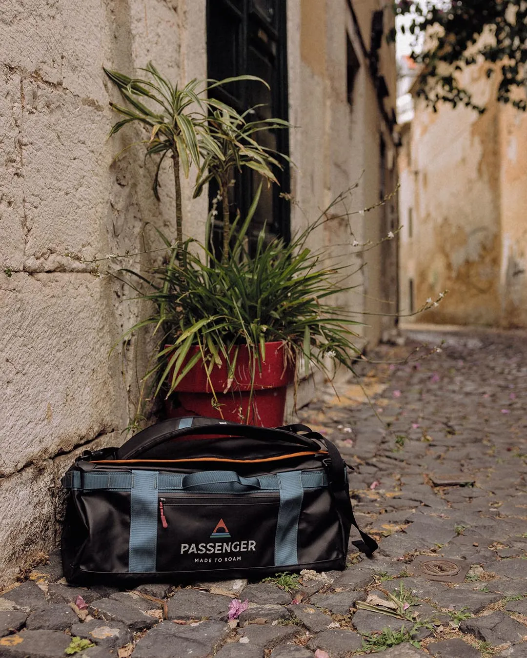 Road Trip 50L Duffel Backpack - Black