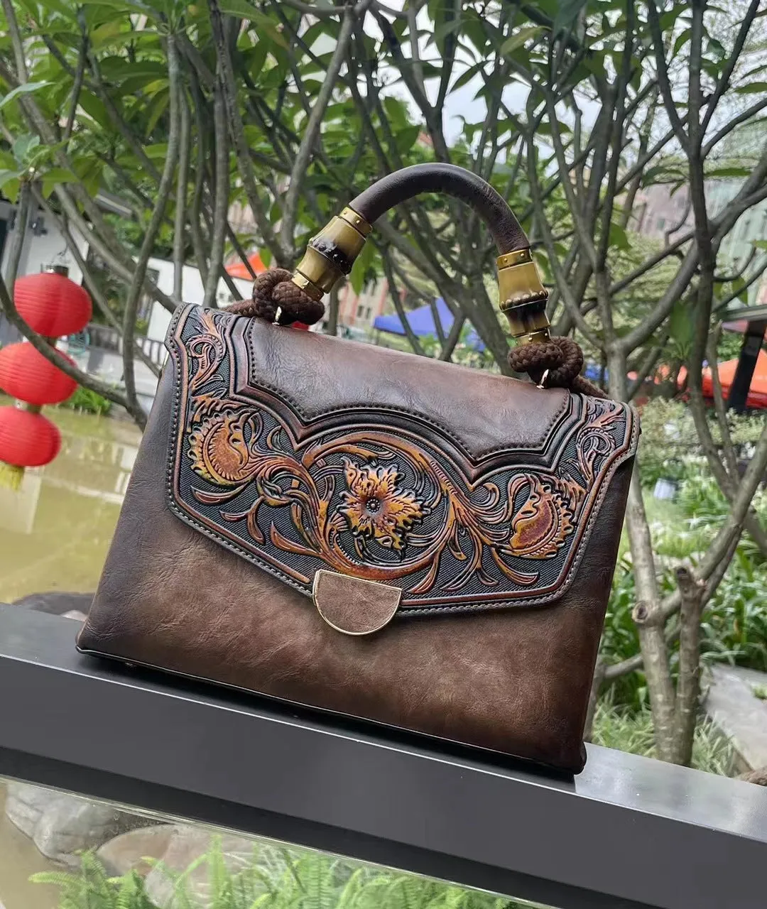 Women's Retro Embossed Handbag